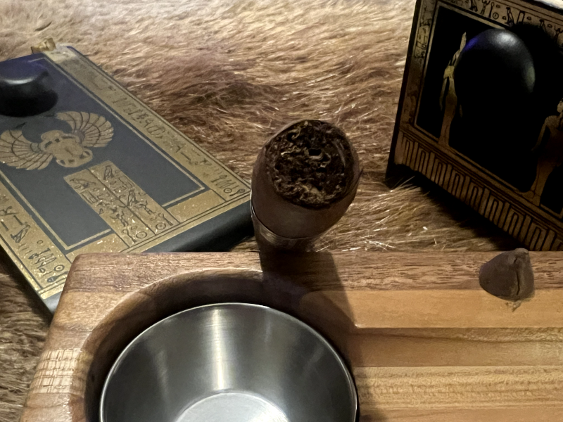 Cigar Review Highclere Castle by Foundation Cigars Simply